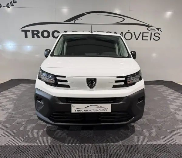 Peugeot 2025 - 20900 EUR, 14800 km - AUTO.MOTO.pt - 14800km - foto 34 de 51
