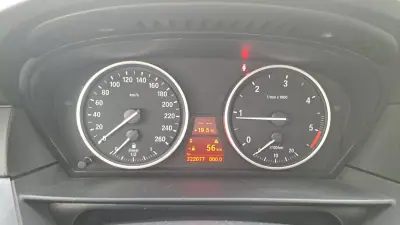 BMW 520 2008 - 8890 EUR, 322077 km - AUTO.MOTO.pt - 322077km - foto 35 de 41