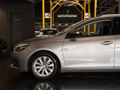 Peugeot 308 SW 2020 - 13490 EUR, 149900 km - AUTO.MOTO.pt - 149900km - foto 8 de 34