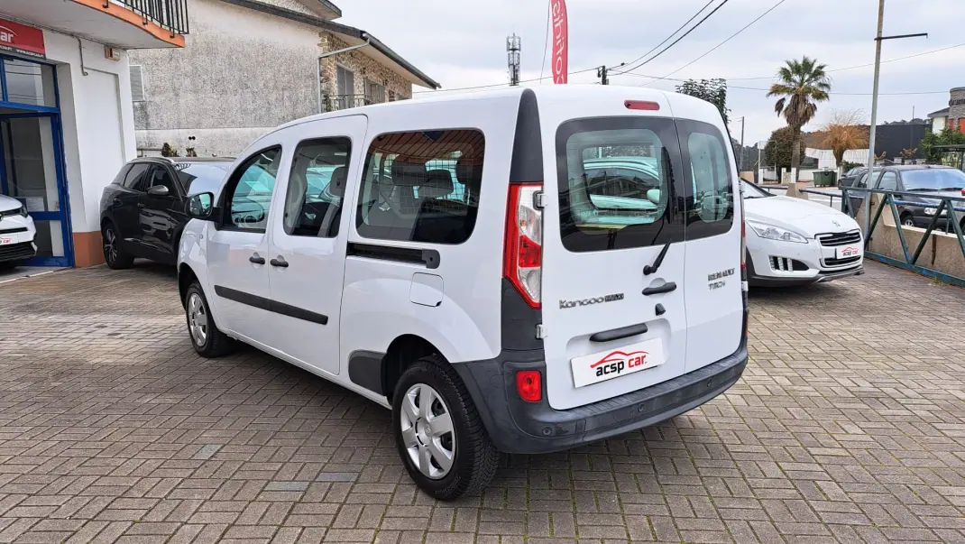 Renault TRAFIC L2H1 125CV 2019 - 19900 EUR, 106110 km - AUTO.MOTO.pt - 106110km - foto 4 de 24