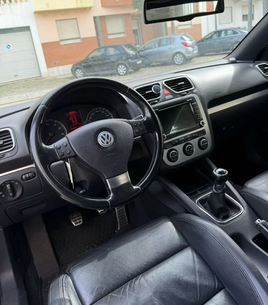 Volkswagen EOS 2009 - 11250 EUR, 120000 km - AUTO.MOTO.pt - 120000km - foto 11 de 11