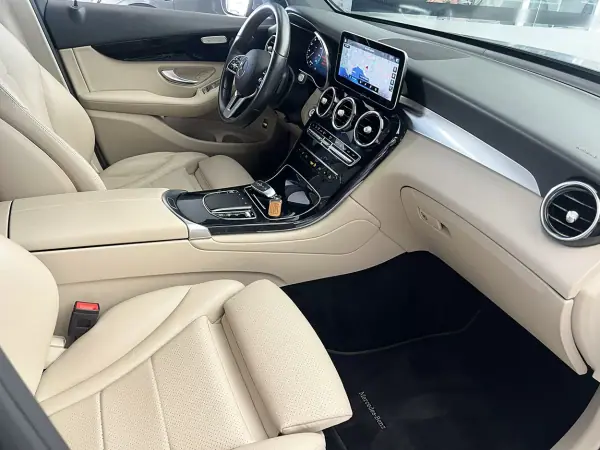 Mercedes-Benz GLC 300 2021 - 45600 EUR, 123198 km - AUTO.MOTO.pt - 123198km - foto 11 de 24