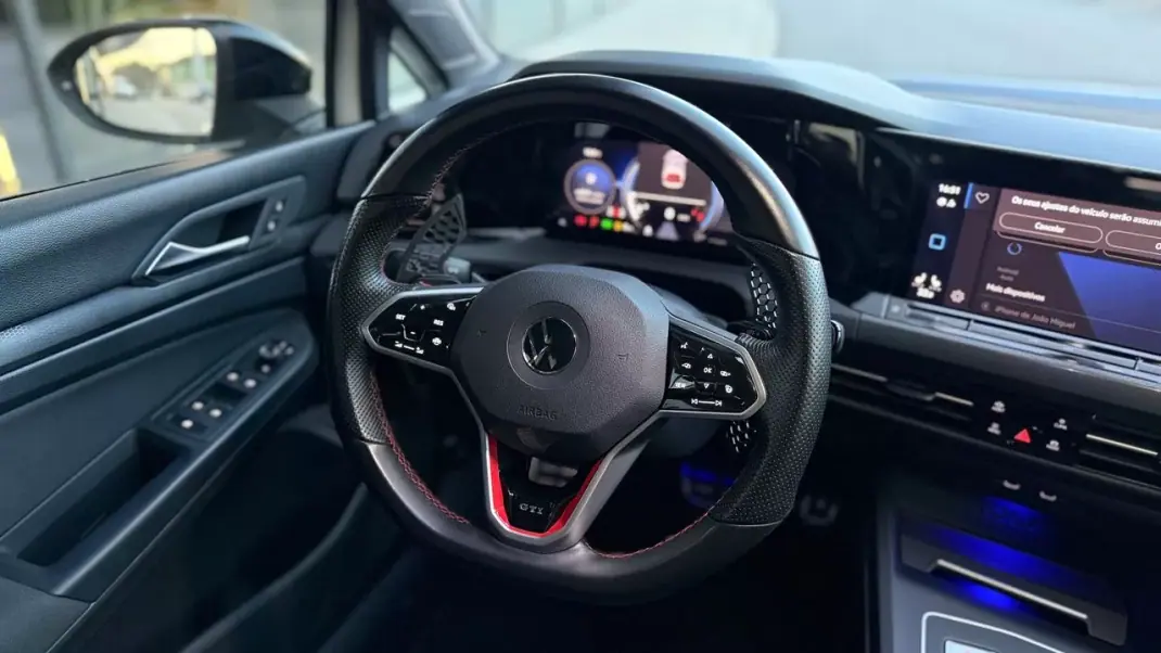 Volkswagen Golf 2021 - 39900 EUR, 55600 km - AUTO.MOTO.pt - 55600km - foto 15 de 26