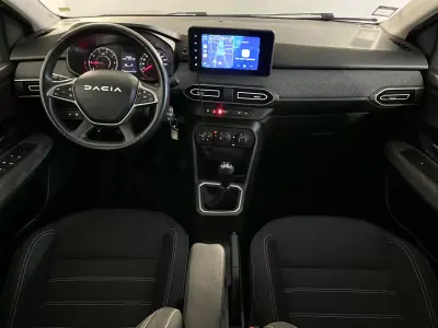 Dacia Jogger 2023 - 14950 EUR, 107000 km - AUTO.MOTO.pt - 107000km - foto 30 de 33