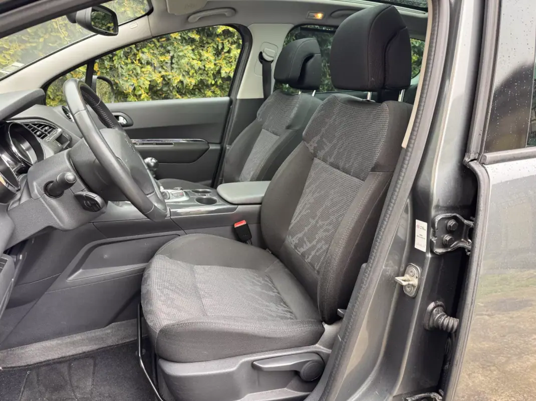 Peugeot 3008 2011 - 7900 EUR, 218000 km - AUTO.MOTO.pt - 218000km - foto 18 de 22