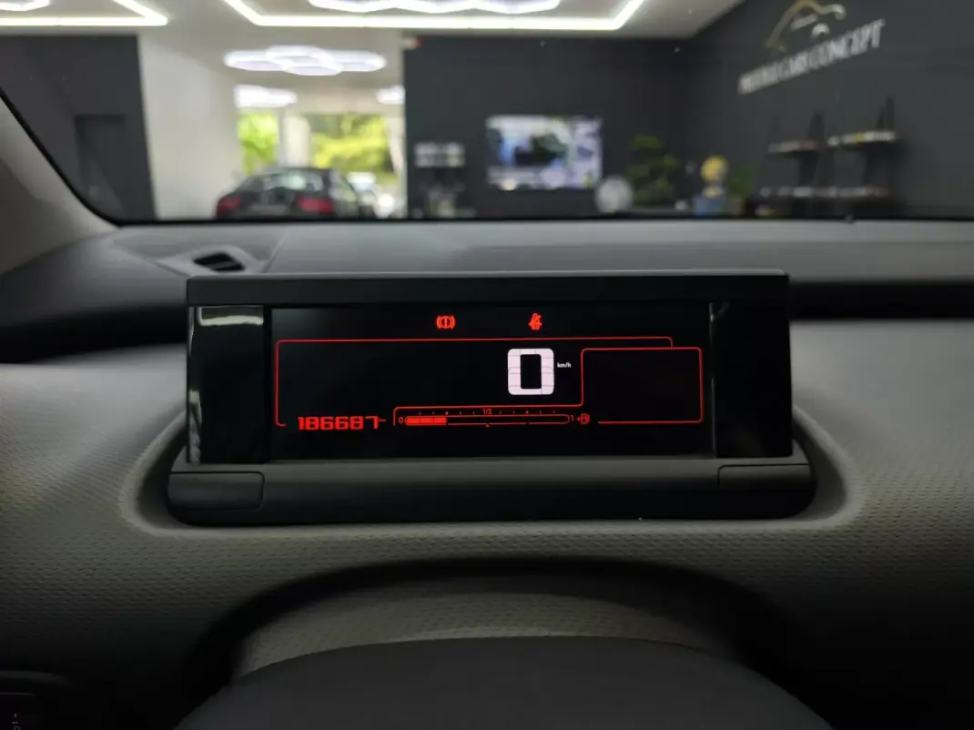 Citroën C4 Cactus 2015 - 10950 EUR, 186687 km - 186687km - foto 29 de 46