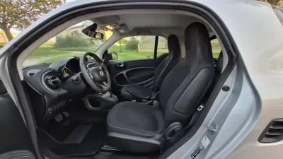 Smart Fortwo Cabrio 2016 - 11480 EUR, 68000 km - AUTO.MOTO.pt - 68000km - foto 13 de 13
