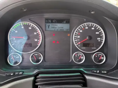 Man 2016 - 33000 EUR, 500000 km - AUTO.MOTO.pt - 500000km - foto 17 de 19
