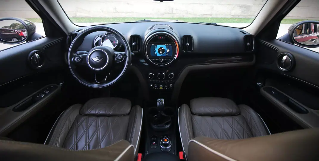 MINI Countryman 2018 - 15750 EUR, 224000 km - AUTO.MOTO.pt - 224000km - foto 11 de 33