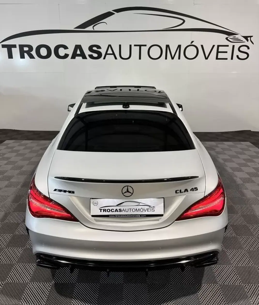 Mercedes-Benz CLA 45 AMG 2018 - 36900 EUR, 127350 km - 127350km - foto 25 de 32