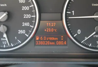BMW 320 2008 - 8990 EUR, 338000 km - AUTO.MOTO.pt - 338000km - foto 34 de 35