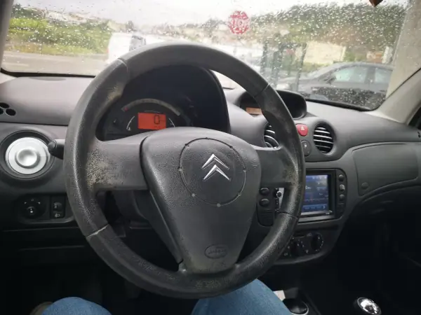 Citroën C3 2004 - 3250 EUR, 145000 km - AUTO.MOTO.pt - 145000km - foto 14 de 16