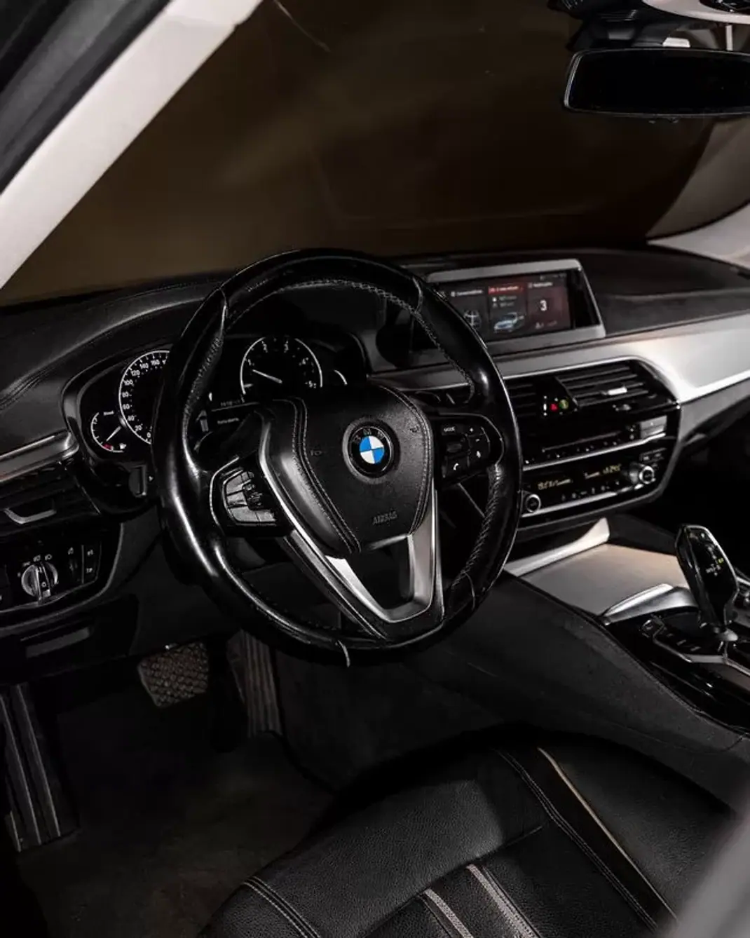 BMW 525 2017 - 24950 EUR, 159000 km - 159000km - foto 9 de 19
