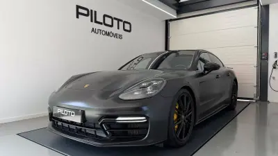 Porsche Panamera 2018 - 79990 EUR, 140973 km - AUTO.MOTO.pt - 140973km - foto 1 de 36