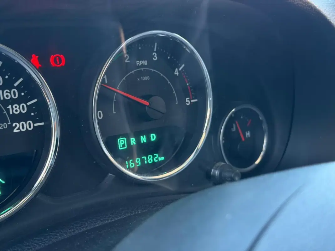 Jeep Wrangler Unlimited 2015 - 52000 EUR, 169769 km - 169769km - foto 13 de 14