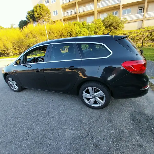 Opel Astra Sports Tourer 2015 - 7000 EUR, 168000 km - AUTO.MOTO.pt - 168000km - foto 2 de 15