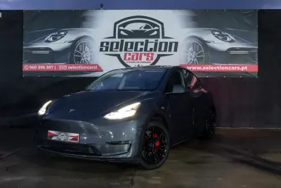 Tesla Model Y 2023 - 37900 EUR, 45000 km - AUTO.MOTO.pt - 45000km - foto 3 de 18