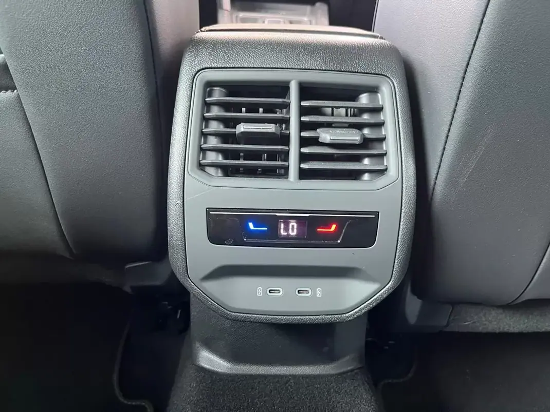 Cupra Formentor 2023 - 26900 EUR, 14000 km - AUTO.MOTO.pt - 14000km - foto 9 de 17