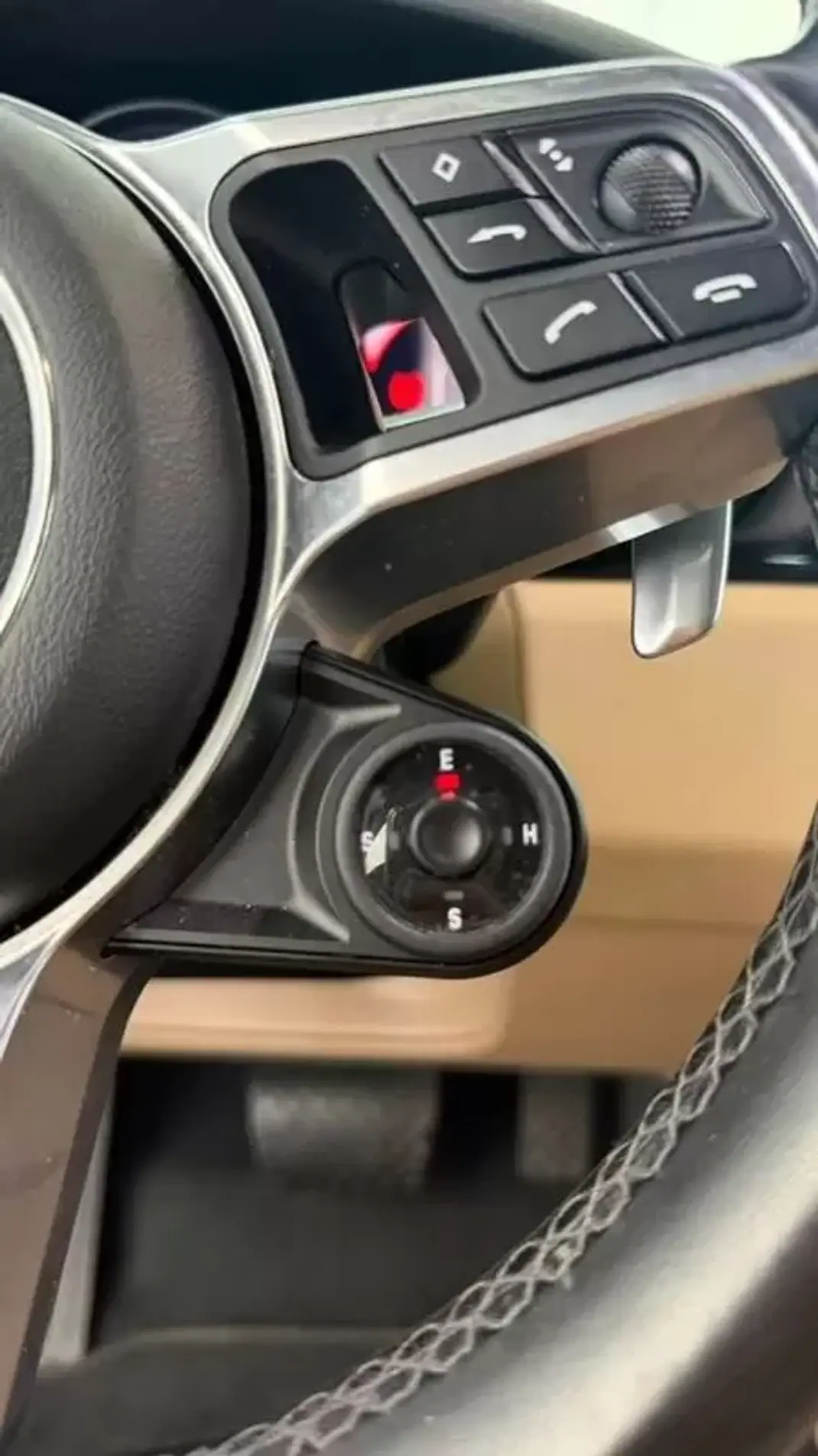 Porsche Cayenne 2019 - 59990 EUR, 87906 km - 87906km - foto 20 de 33