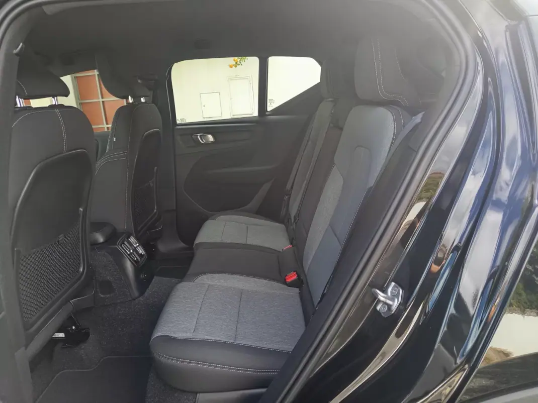 Volvo XC 40 2020 - 26990 EUR, 79100 km - 79100km - foto 12 de 21