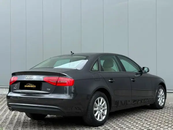 Audi A4 2014 - 14790 EUR, 249731 km - 249731km - foto 3 de 14