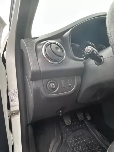 Dacia Sandero 2015 - 8500 EUR, 58577 km - 58577km - foto 10 de 19