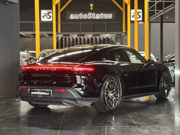Porsche Taycan 2023 - 76875 EUR, 39100 km - AUTO.MOTO.pt - 39100km - foto 14 de 36