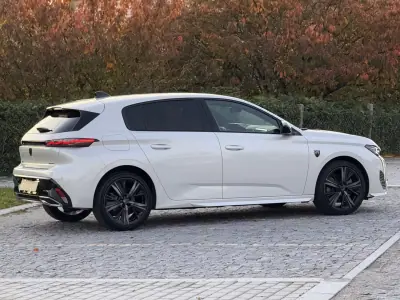 Peugeot 308 2021 - 25000 EUR, 58000 km - AUTO.MOTO.pt - 58000km - foto 2 de 38
