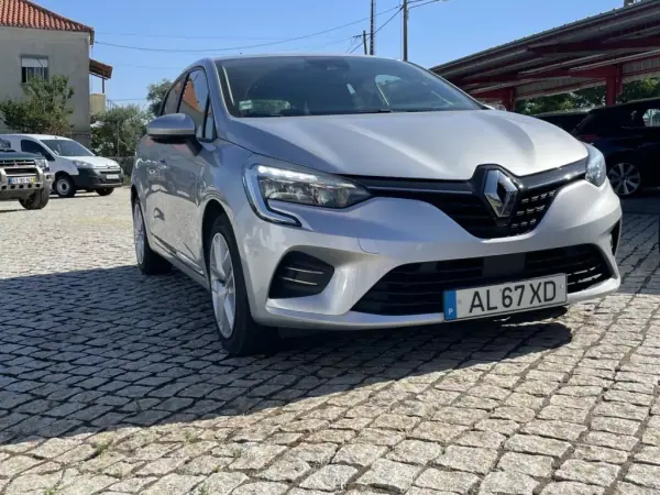 Renault Clio 2021 - 14750 EUR, 70347 km - AUTO.MOTO.pt - 70347km - foto 4 de 9