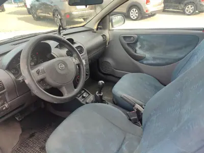 Opel Corsa 2006 - 2900 EUR, 277000 km - AUTO.MOTO.pt - 277000km - foto 16 de 17
