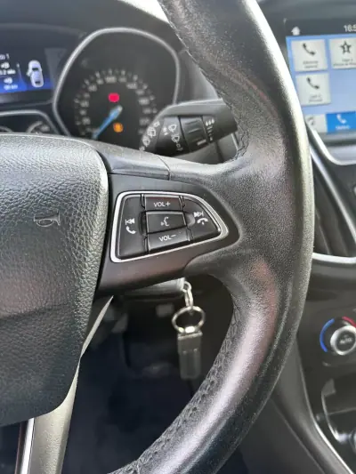 Ford Focus 2017 - 9900 EUR, 190000 km - AUTO.MOTO.pt - 190000km - foto 34 de 50