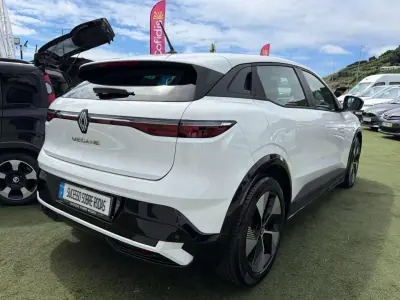 Renault Mégane E-Tech 2022 - 26490 EUR, 8860 km - 8860km - foto 7 de 16