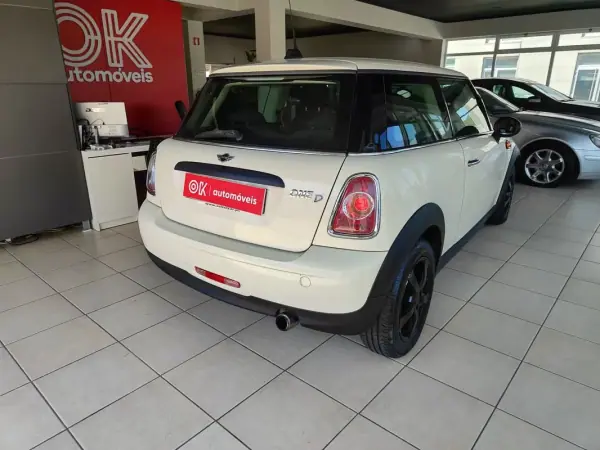 MINI One 2011 - 8250 EUR, 180000 km - AUTO.MOTO.pt - 180000km - foto 11 de 34