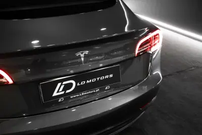 Tesla Model 3 2021 — foto 6 de 13