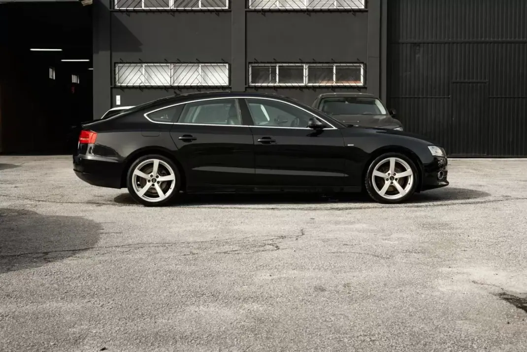 Audi A5 Sportback 2009 - 11900 EUR, 270425 km - AUTO.MOTO.pt - 270425km - foto 2 de 25