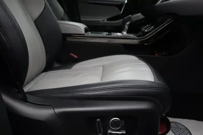 Land Rover Range Rover Evoque 2022 - 37980 EUR, 98941 km - AUTO.MOTO.pt - 98941km - foto 10 de 16