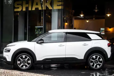 Citroën C4 Cactus 2019 - 12550 EUR, 90175 km - AUTO.MOTO.pt - 90175km - foto 2 de 41
