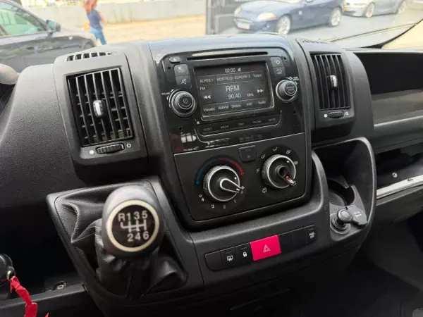 Citroën Jumper caixa aberta 2018 - 19900 EUR, 131000 km - AUTO.MOTO.pt - 131000km - foto 8 de 10