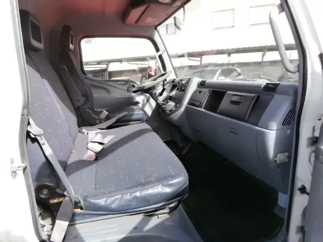 Mitsubishi Canter 3.0 TD 145cv 3LUG 2007 - 16000 EUR, 132361 km - AUTO.MOTO.pt - 132361km - foto 7 de 10