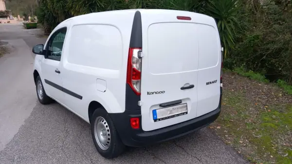 Renault Kangoo 2021 - 19500 EUR, 92500 km - AUTO.MOTO.pt - 92500km - foto 12 de 17