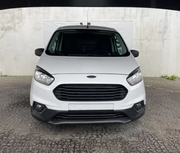 Ford Transit Courier 2022 - 15000 EUR, 51442 km - AUTO.MOTO.pt - 51442km - foto 2 de 14