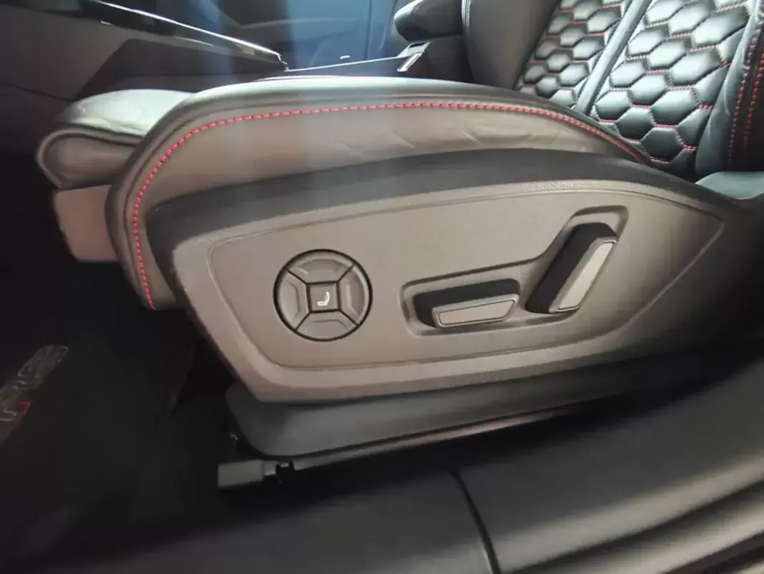 Audi RS3 Sportback 2024 - 69500 EUR, 41900 km - AUTO.MOTO.pt - 41900km - foto 29 de 48