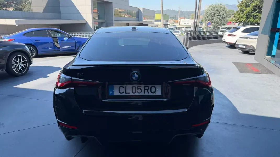 BMW i4 2023 - 52000 EUR, 58000 km - 58000km - foto 4 de 13