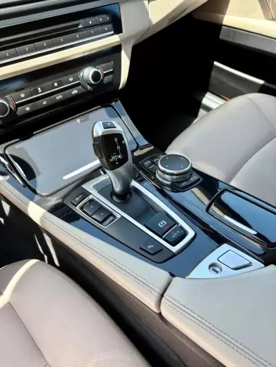 BMW 520 2015 - 21900 EUR, 56196 km - AUTO.MOTO.pt - 56196km - foto 11 de 24