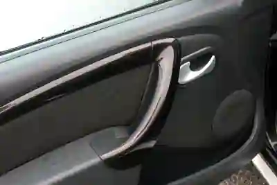 Dacia Duster 2010 - 6250 EUR, 155000 km - AUTO.MOTO.pt - 155000km - foto 4 de 24