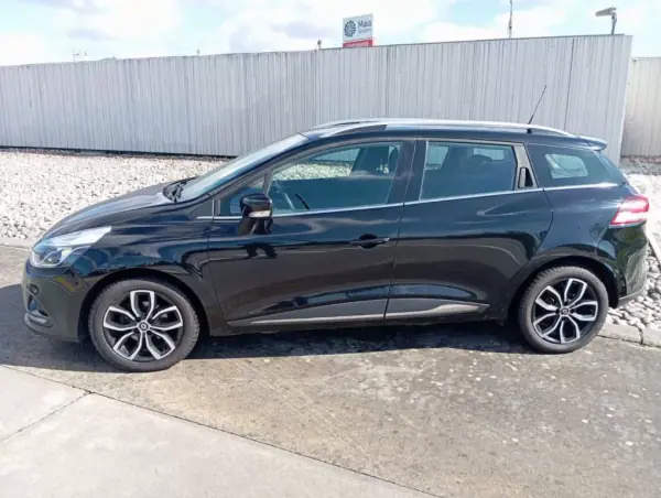 Renault Clio Sport Tourer 2019 - 9999 EUR, 186806 km - AUTO.MOTO.pt - 186806km - foto 3 de 29
