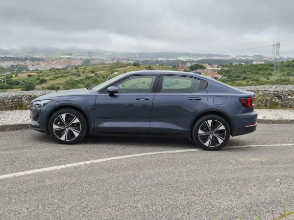 Polestar 2 2023 - 29890 EUR, 83810 km - AUTO.MOTO.pt - 83810km - foto 28 de 32