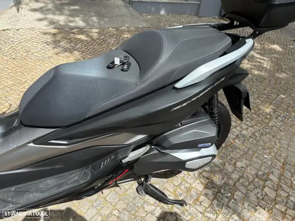 Honda Forza 2021 - 4450 EUR, 48179 km - AUTO.MOTO.pt - 48179km - foto 9 de 10