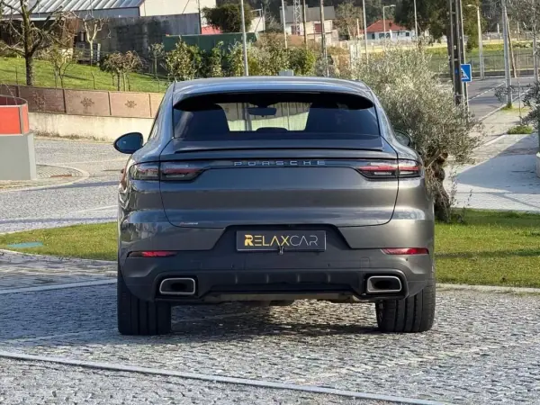 Porsche Cayenne Coupé 2021 - 64999 EUR, 119000 km - AUTO.MOTO.pt - 119000km - foto 6 de 37