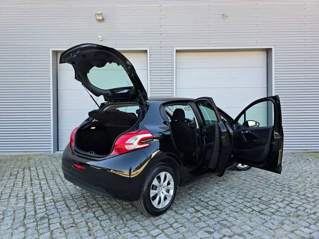 Peugeot 208 2012 - 7500 EUR, 137000 km - AUTO.MOTO.pt - 137000km - foto 5 de 25